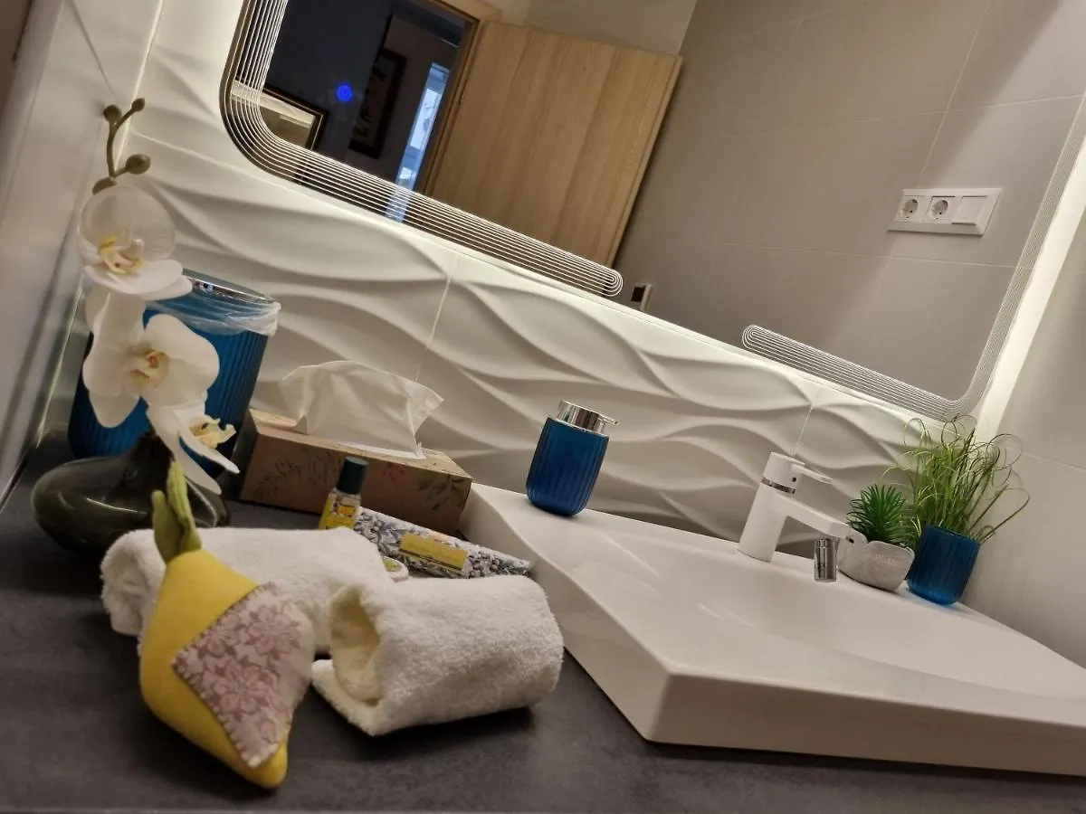 Dolce Vita Linda Budapešť 0*,  Maďarsko